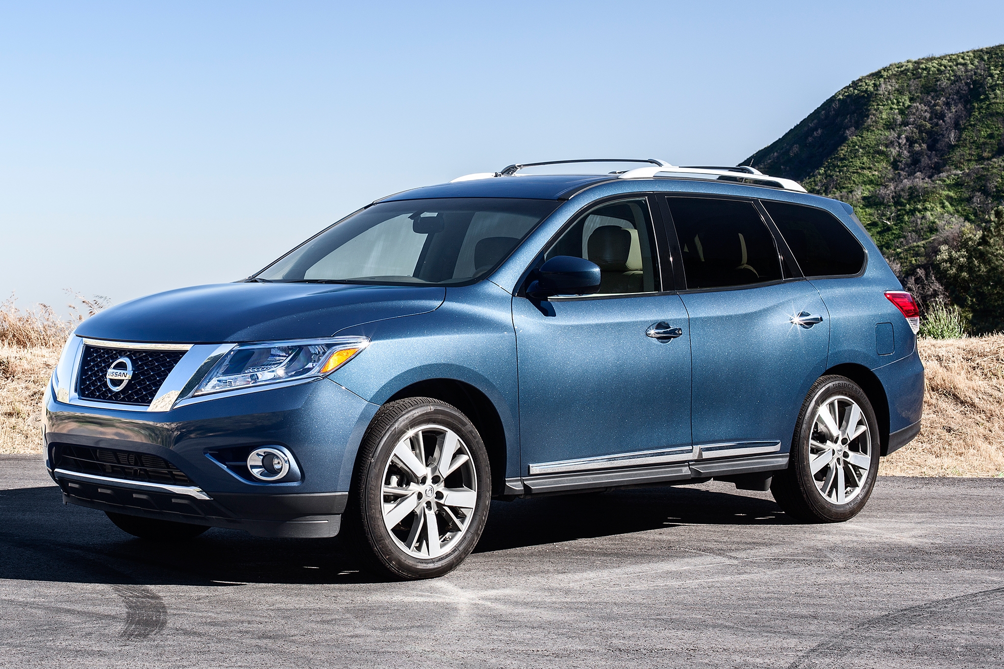 Can You Download Pictures To The 2016 Platinum Nissan Pathfinder